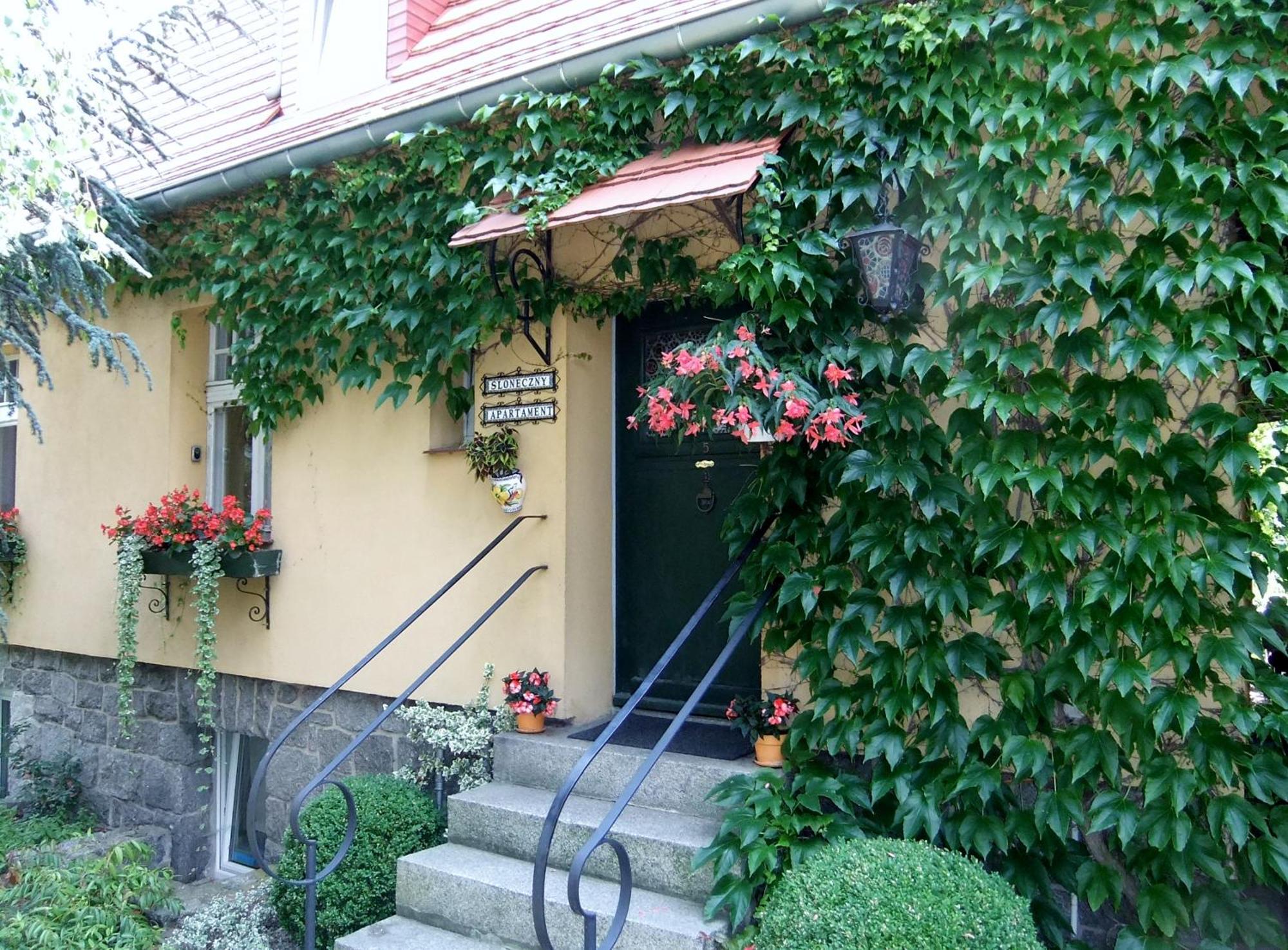 Sloneczne Apartamenty Sobótka Exterior foto